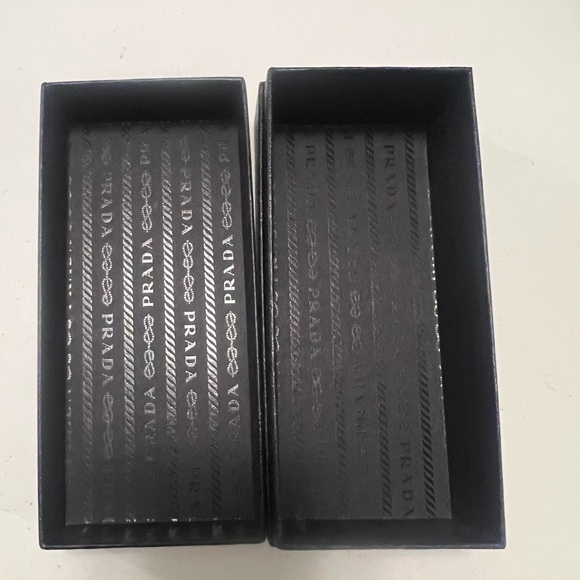 Prada eyeglasses case with box - Picture 4 of 10